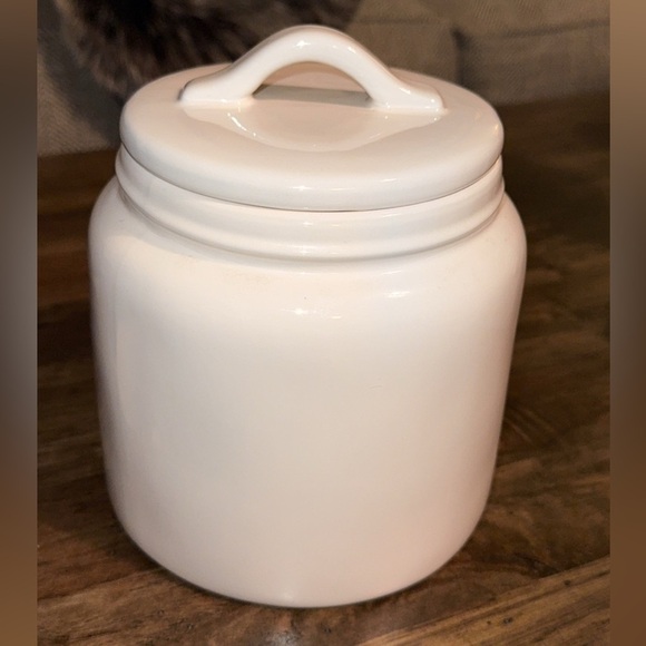 Rae Dunn Artisan Magenta White Ceramic Pet Jar ‘Dog Treats’ Canister - Picture 5 of 5